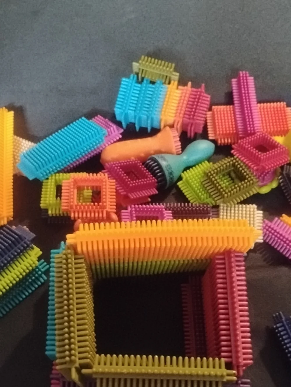 Interlocking Bristle Building Blocks - Multicolor Kids Construction Set